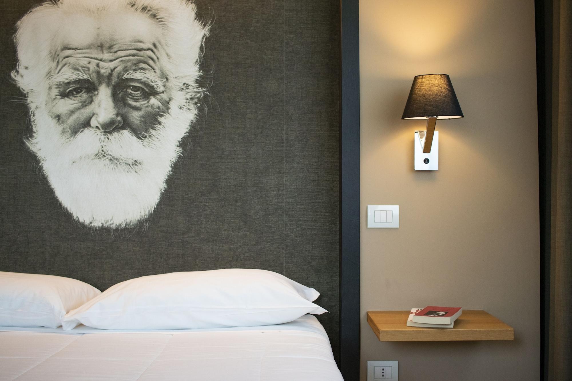 Hotel Dimorae And -